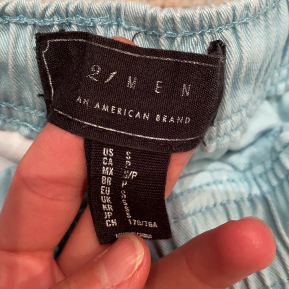 Forever 21 men’s shorts - Picture 2 of 3